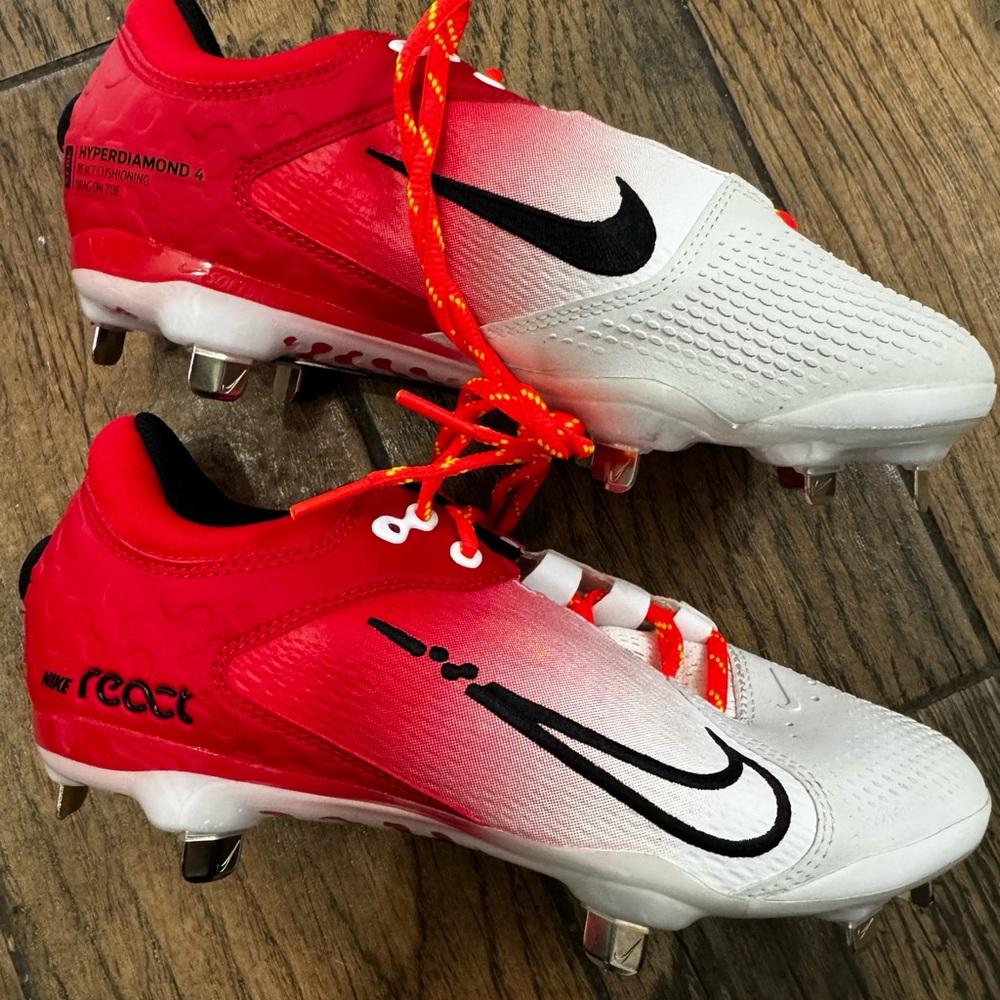 Nike‎ React Black and White Women's Softball Cleats - Picture 4 of 7